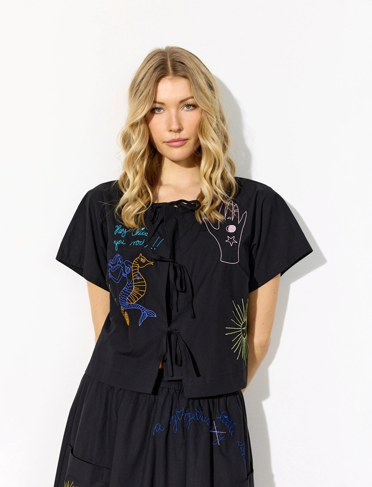 Hunkøn Nima Shirt, XS, Black, Bluser > Kortærmede, Dame