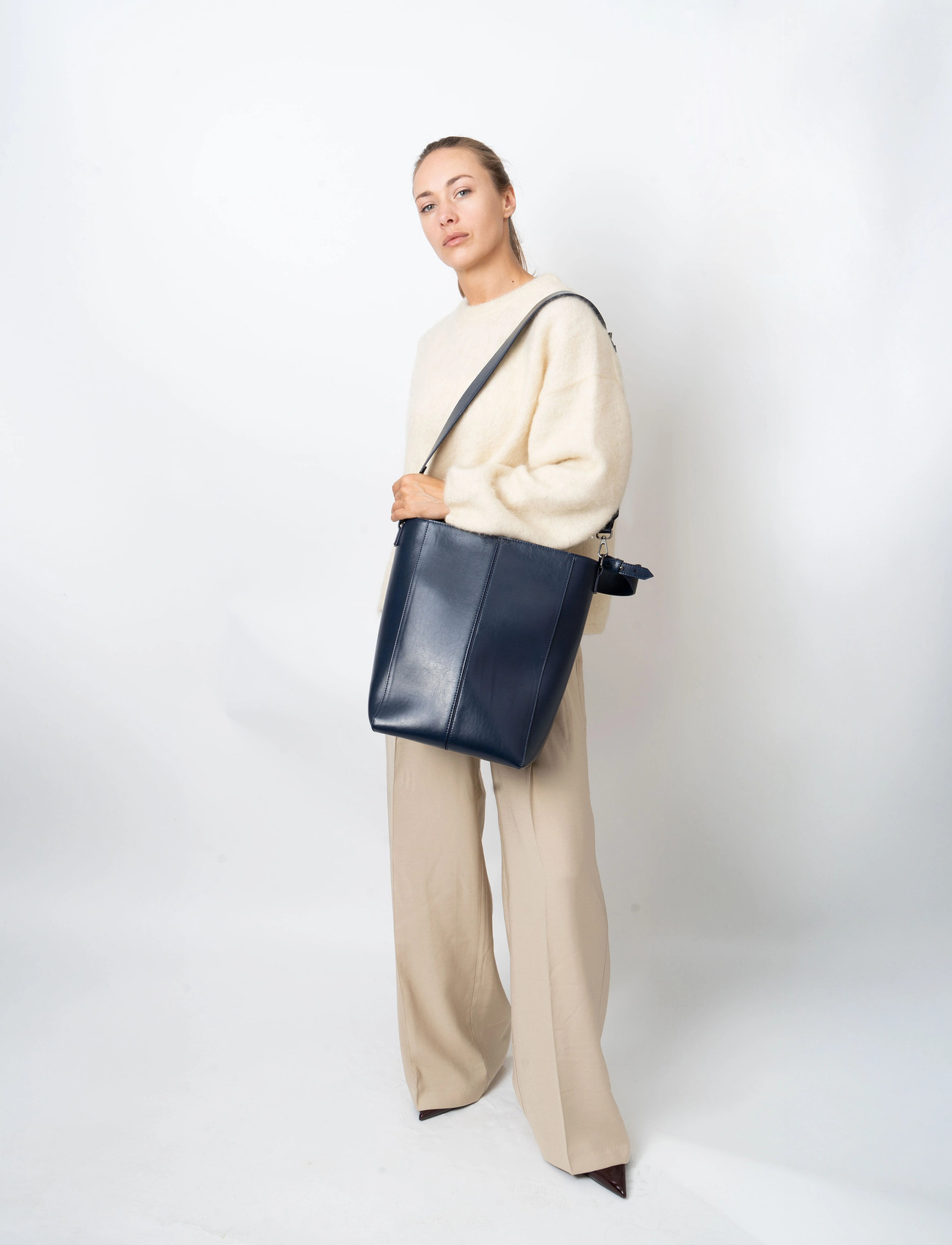 HVISK Casset Glossy Structure, One Size, Navy, Tasker > Spande, Dame
