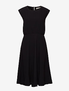 MaddieIW Dress - midi kjoler - black