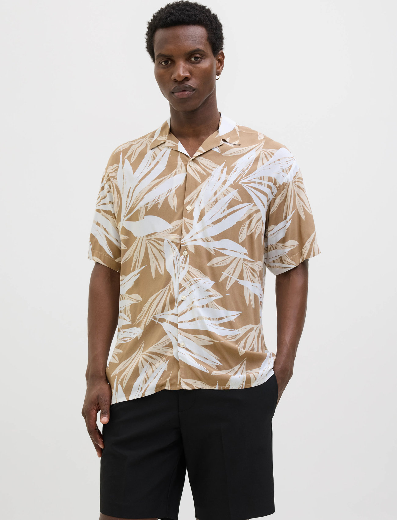 Jack & Jones Jjejeff Tropical Aop Resort Shirt Ss Sn, XXL, Beige, Shirts - Short-sleeved Shirts, Herre
