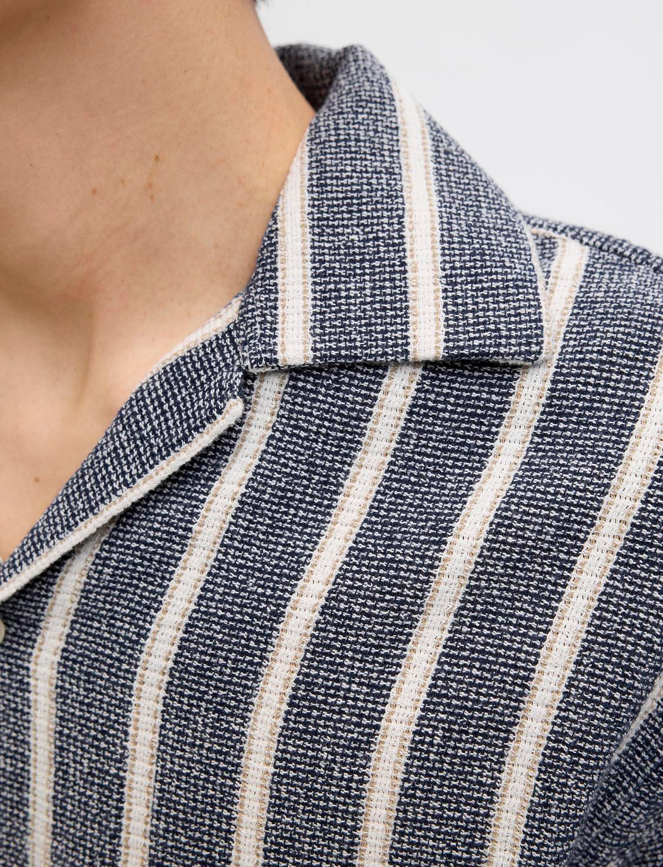 Jack & Jones Jorcoba Stripe Resort Shirt Ss Sn, S, Grey, Skjorter > Kortærmede Shirts, Herre