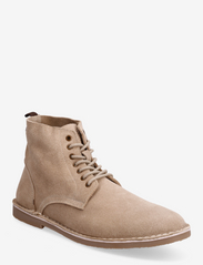 JFWBRUCE SUEDE BOOT - SAND