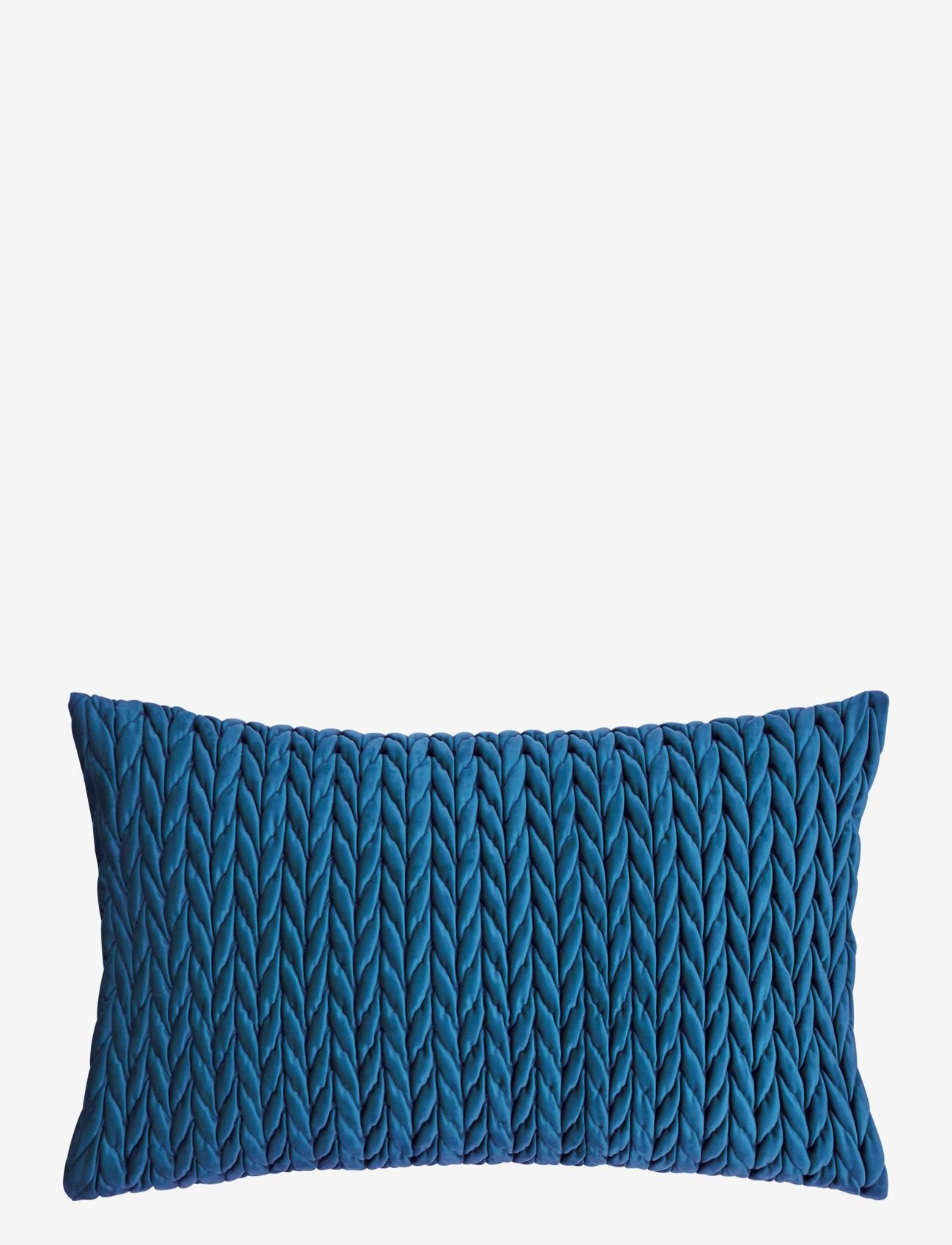 braided pillow cover