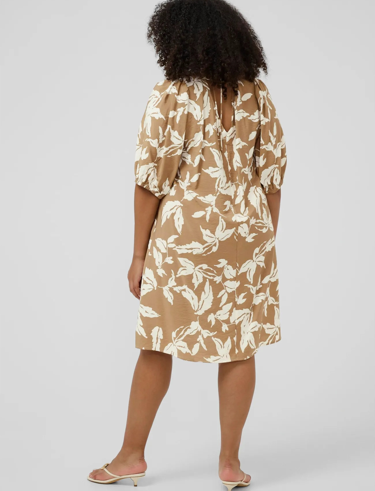Kaffe Curve Kcmarla Dress, 48, White, Kjoler > Kort Kjole, Dame
