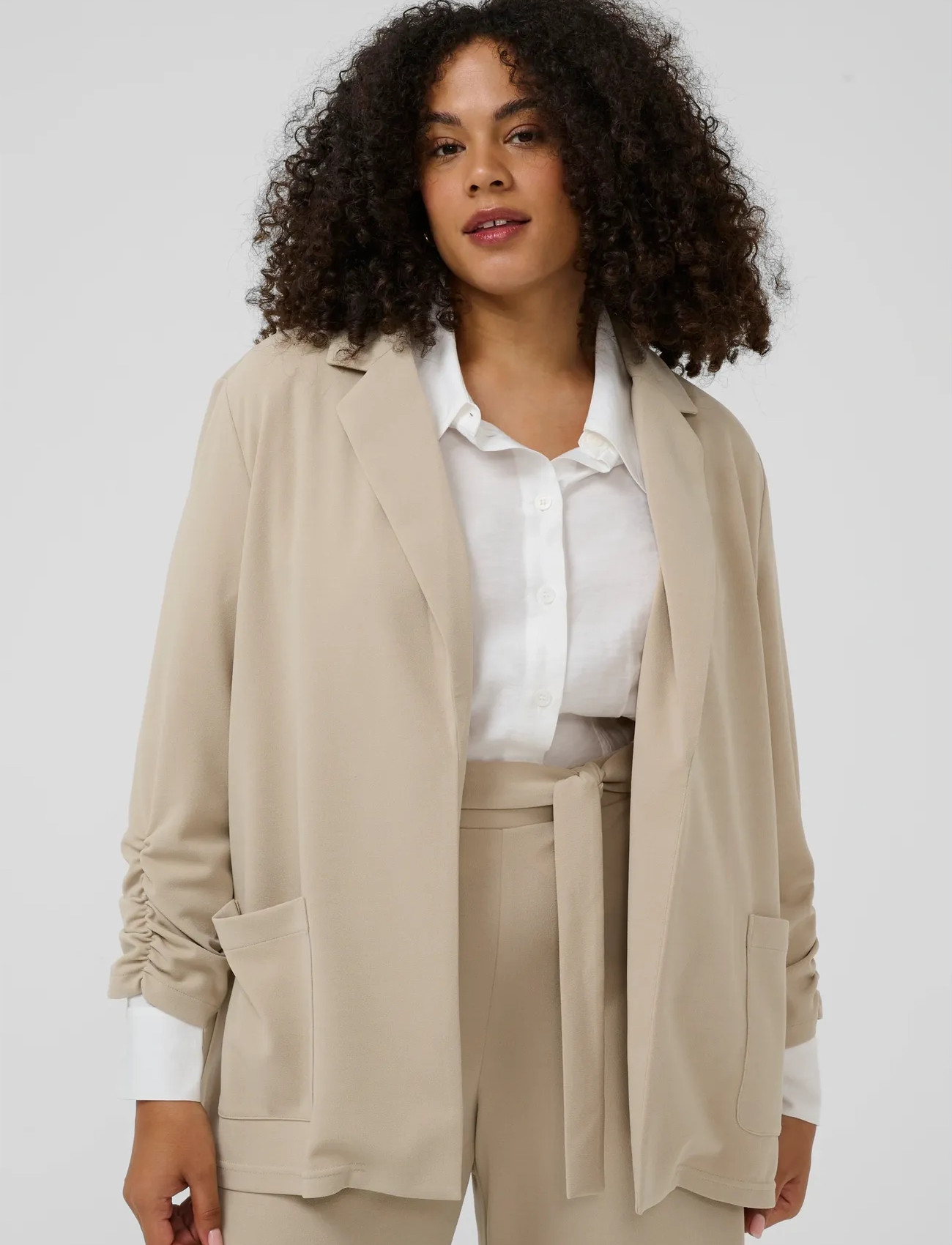 Kaffe Curve Kcpheolo 3/4 Sl Blazer, M, Beige, Blazere > Blazere I Overstørrelse, Dame