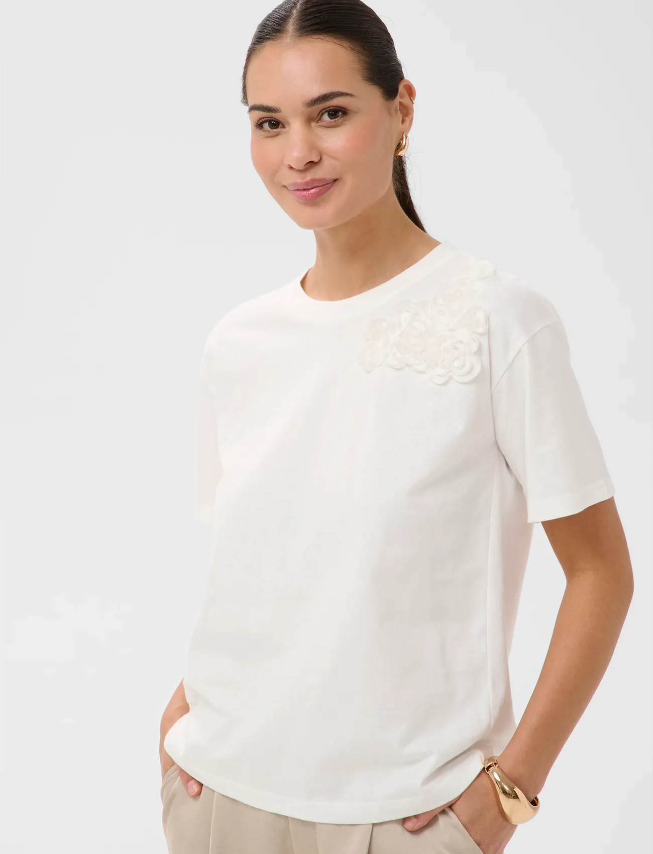 Kaffe Karosie Tee, M, Cream, T-Shirts & Toppe > Kortærmede, Dame