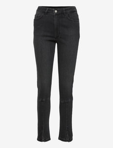 Kaffe jeans | Simple elegance online | Booztlet.com