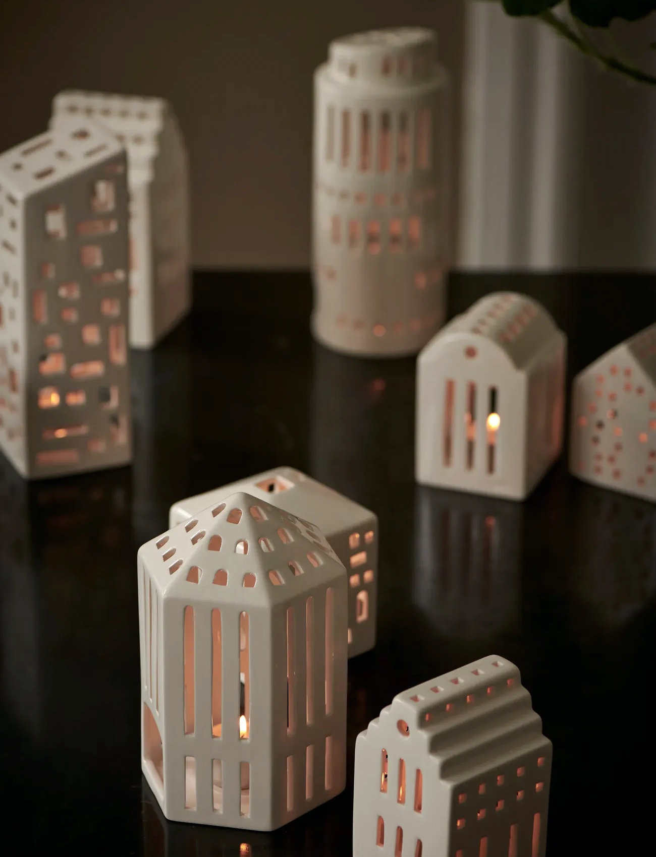 Kähler Urbania Lyshus Langkirke, H10 cm, White, Lysestager & Fyrfadsstager > Indendørs Lanterner, Unisex