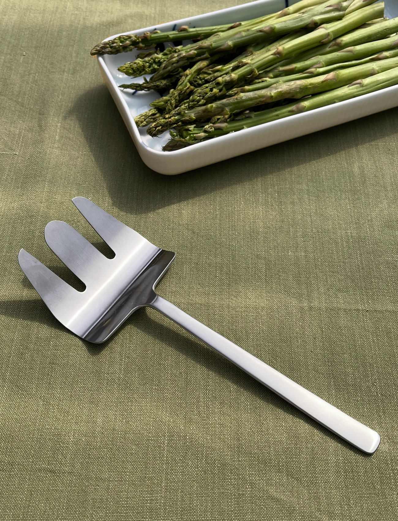 Kay Bojesen Aspargesgaffel, L:20.7 cm, Silver, Skeer > Serveringsskeer, Unisex