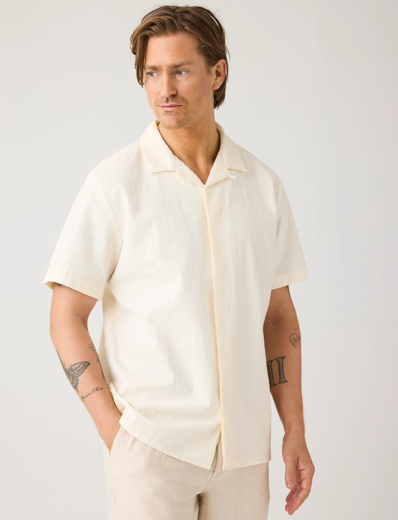 Knowledge Cotton Apparel Relaxed Seersucker Short Sleeve Shi, M, Cream, Skjorter > Kortærmede Shirts, Herre