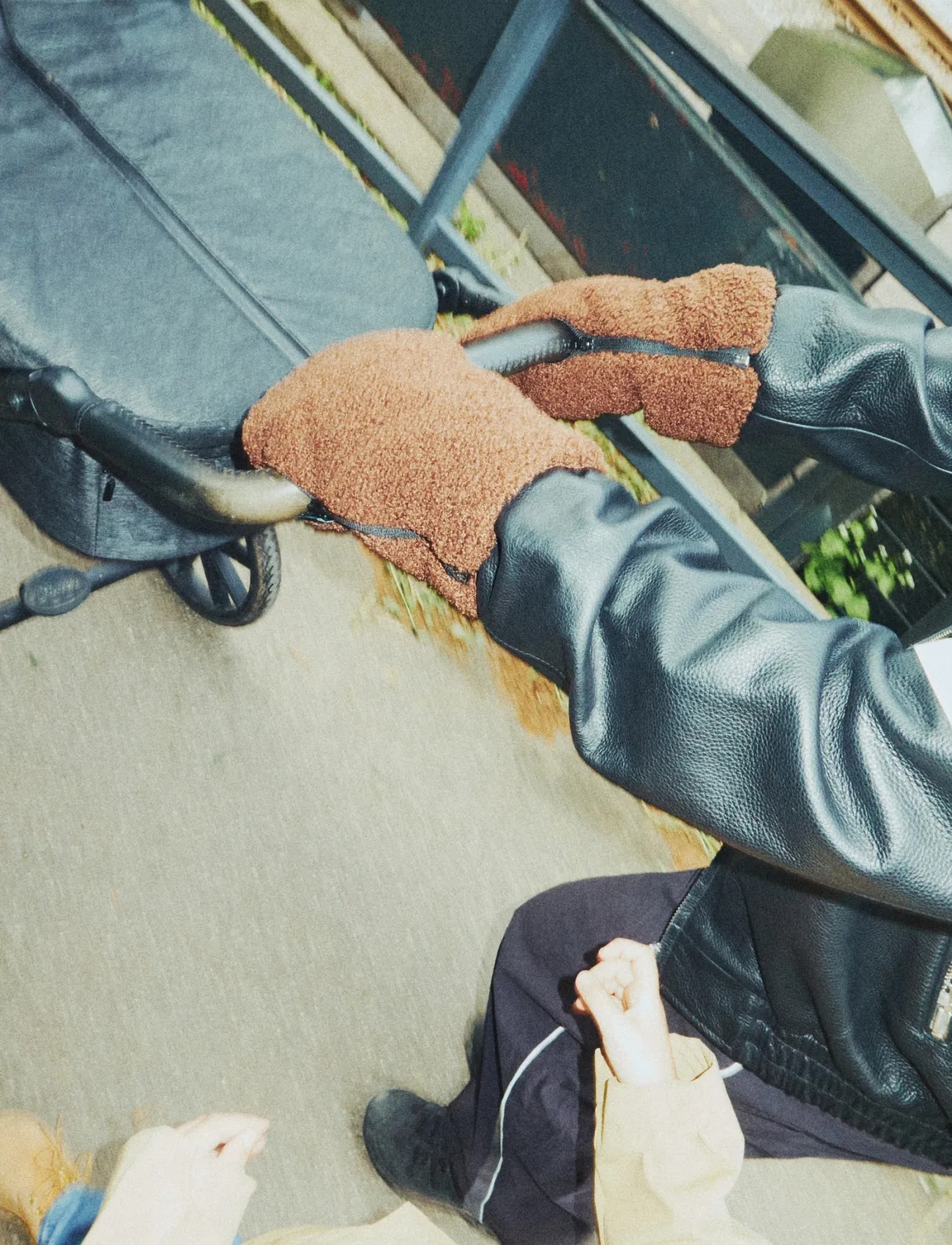KongWalther Stroller Gloves Chocolate Brown Teddy, One Size, Brown, Barnevogne Og Tilbehør > Barnevognstilbehør, Børn