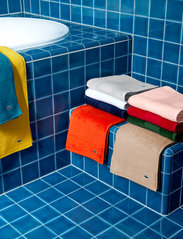 Lacoste Home - LLECROCO Bath sheet - bath towels - rouge - 4