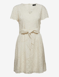 Lace Short-Sleeve Dress - korte kjoler - mascarpone cream