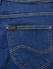 lee yo jeans