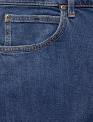 Lee Jeans - BROOKLYN STRAIGHT - regular piegriezuma džinsa bikses - mid stonewash - 2