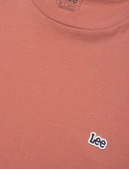 Lee Jeans - SS PATCH LOGO TEE - podstawowe koszulki - rust - 2
