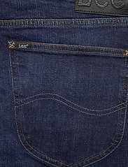 Lee Jeans - AUSTIN - brīva piegriezuma džinsi - dk worn foam - 4
