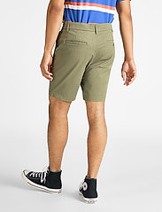 lee slim chino shorts