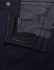 levi chinos navy