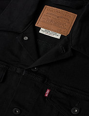 levi's dark horse trucker