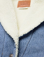 levis retro collar sherpa jacket