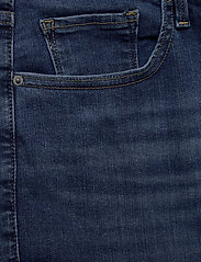 levis plus 310