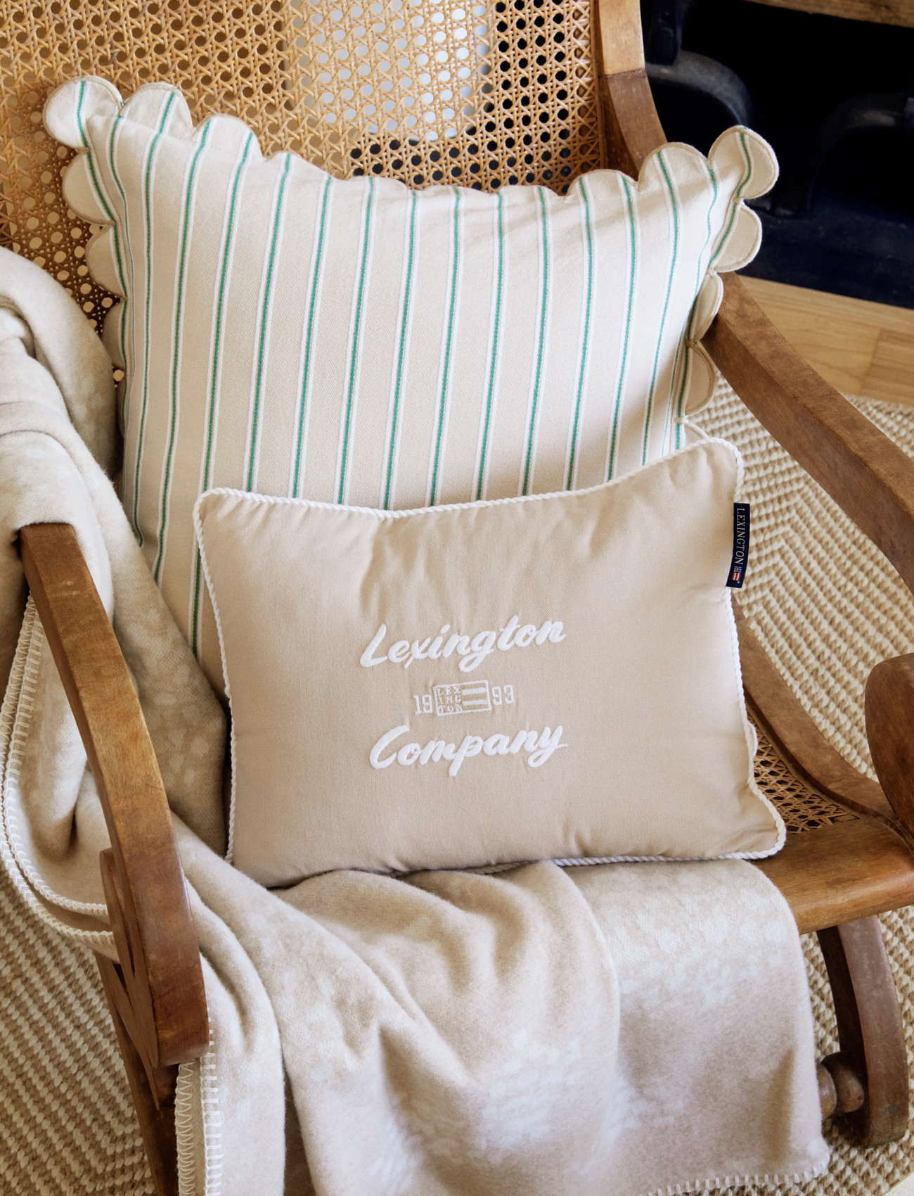 Lexington Home Striped Organic Cotton Scallop Wing Pillow Cover, 50X50, Beige, Puder & Tæpper > Pudebetræk, Unisex
