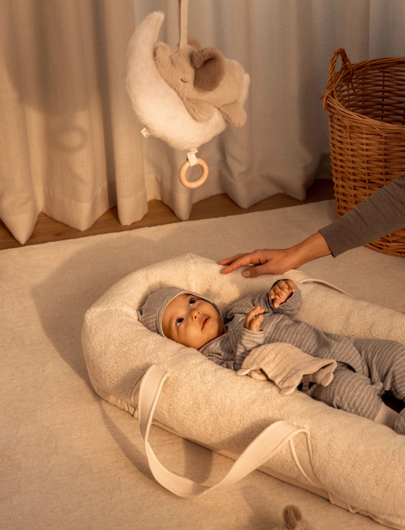 Liewood Mandy Baby Elephant Music Mobile, One Size, Beige, Babysøvn > Babymobiler, Børn
