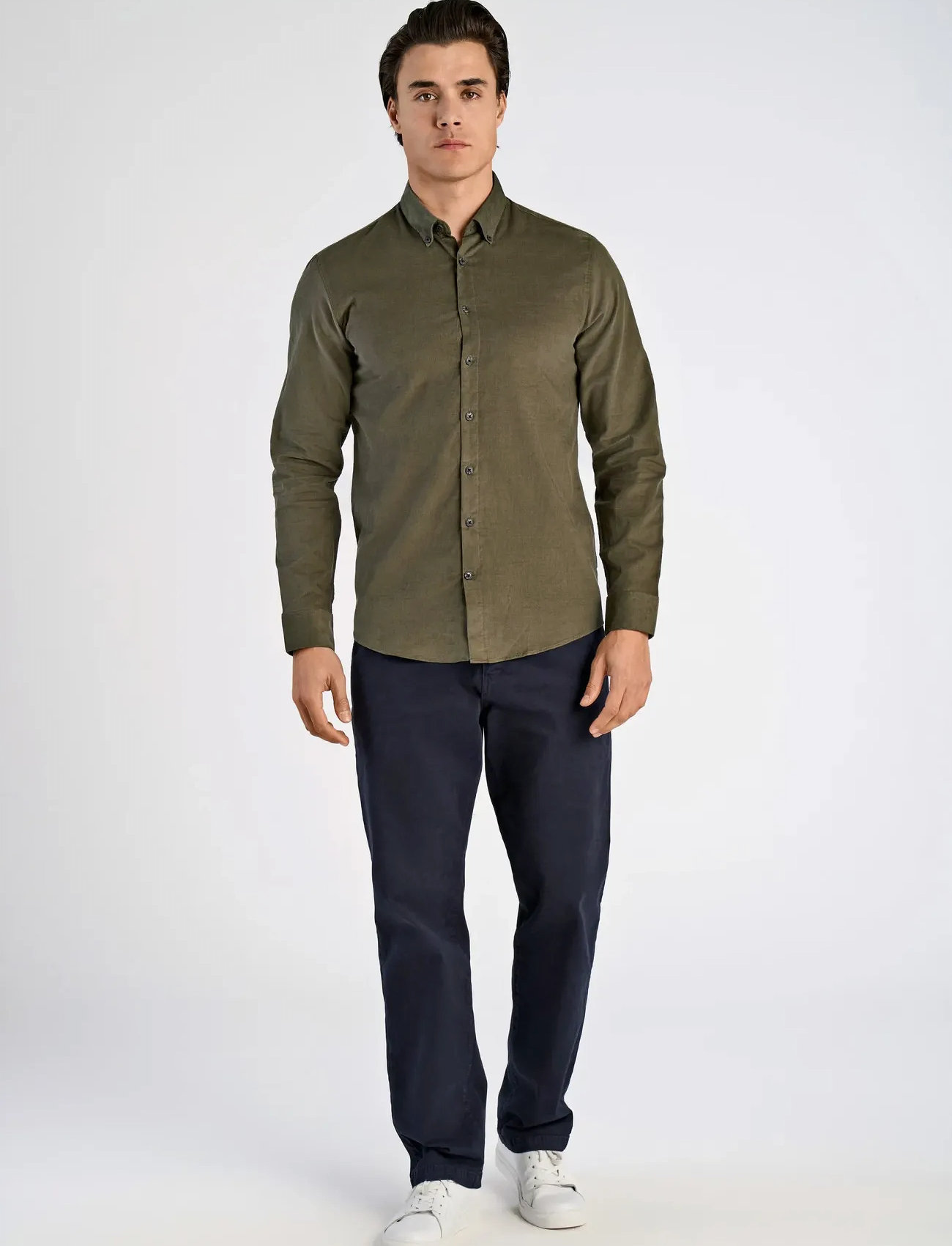 Lindbergh Fine Corduroy Shirt L/S, XL, Khaki green, Skjorter > Afslappet, Herre