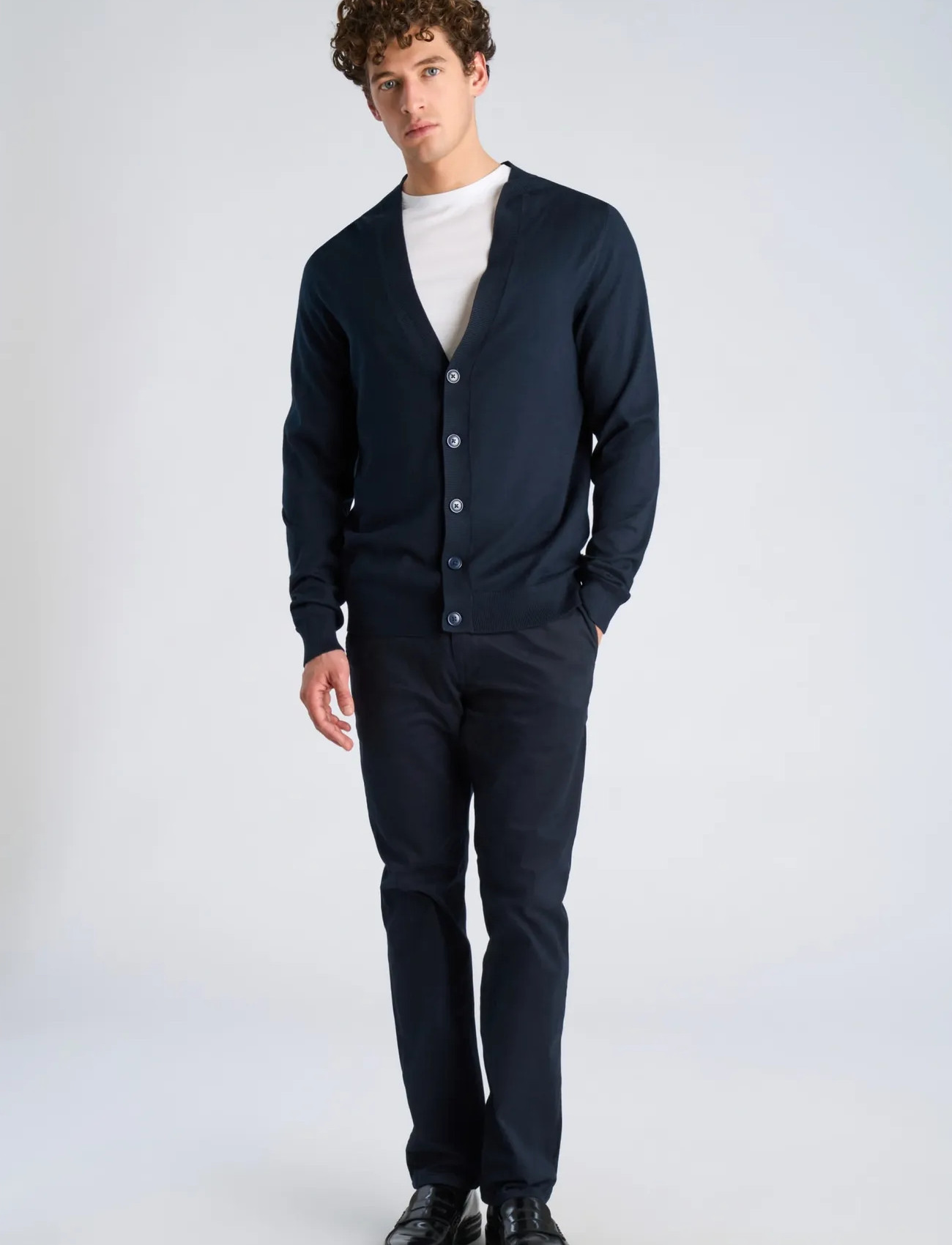 Lindbergh Ecovero V-Neck Button Cardigan, XL, Navy, Strik > Cardigans, Herre