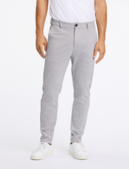 Lindbergh - Superflex knitted cropped pant - chino's - lt grey mix - 0