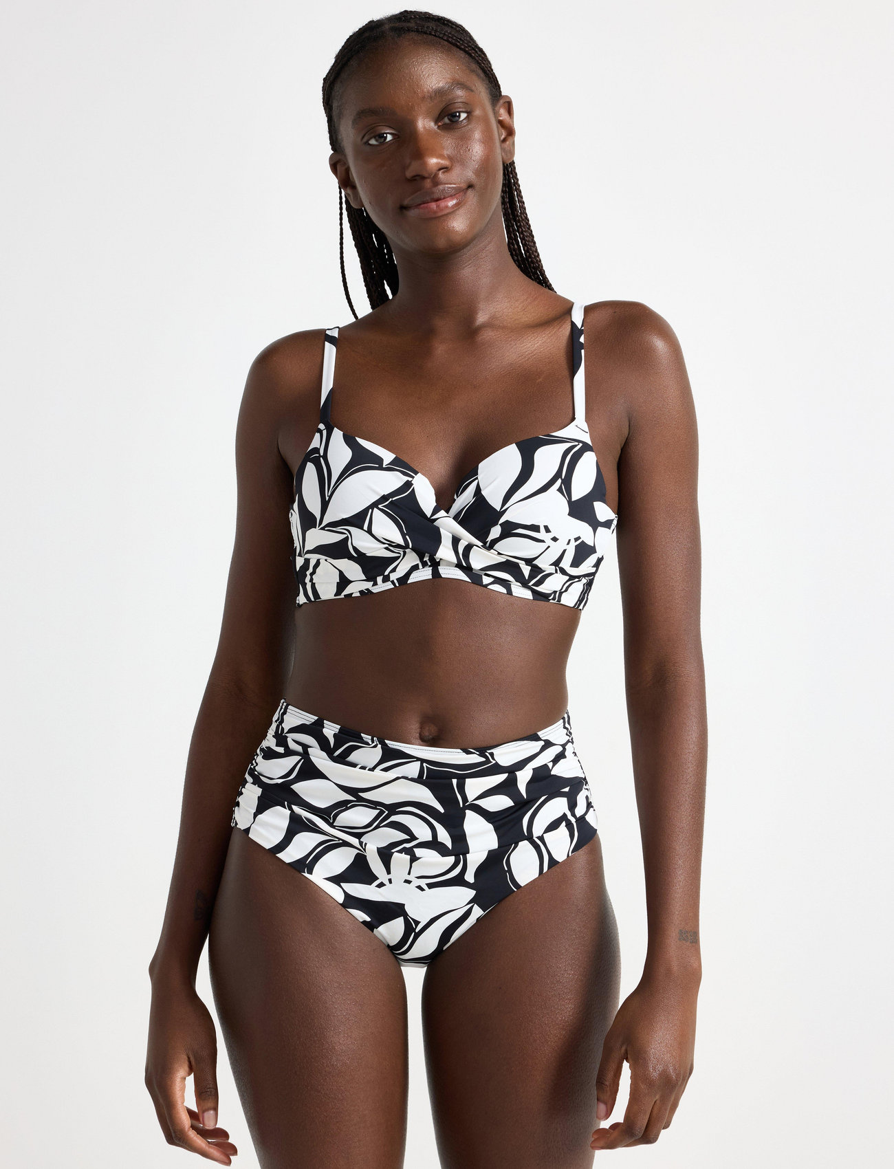 Lindex Swim Brief Sara Bikini Shaping, S, Black, Bikinitrusser > Bikinier Med Høj Talje, Dame