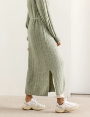 Lindex - Dress Abbi - stickade klänningar - green - 9