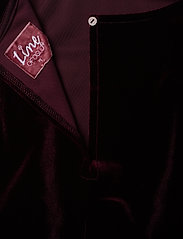 Elvira Velvet (Port) (959.40 kr) Line of Oslo | Port Elvira velvet Line of Oslo Kjoler - Dameklær er billig