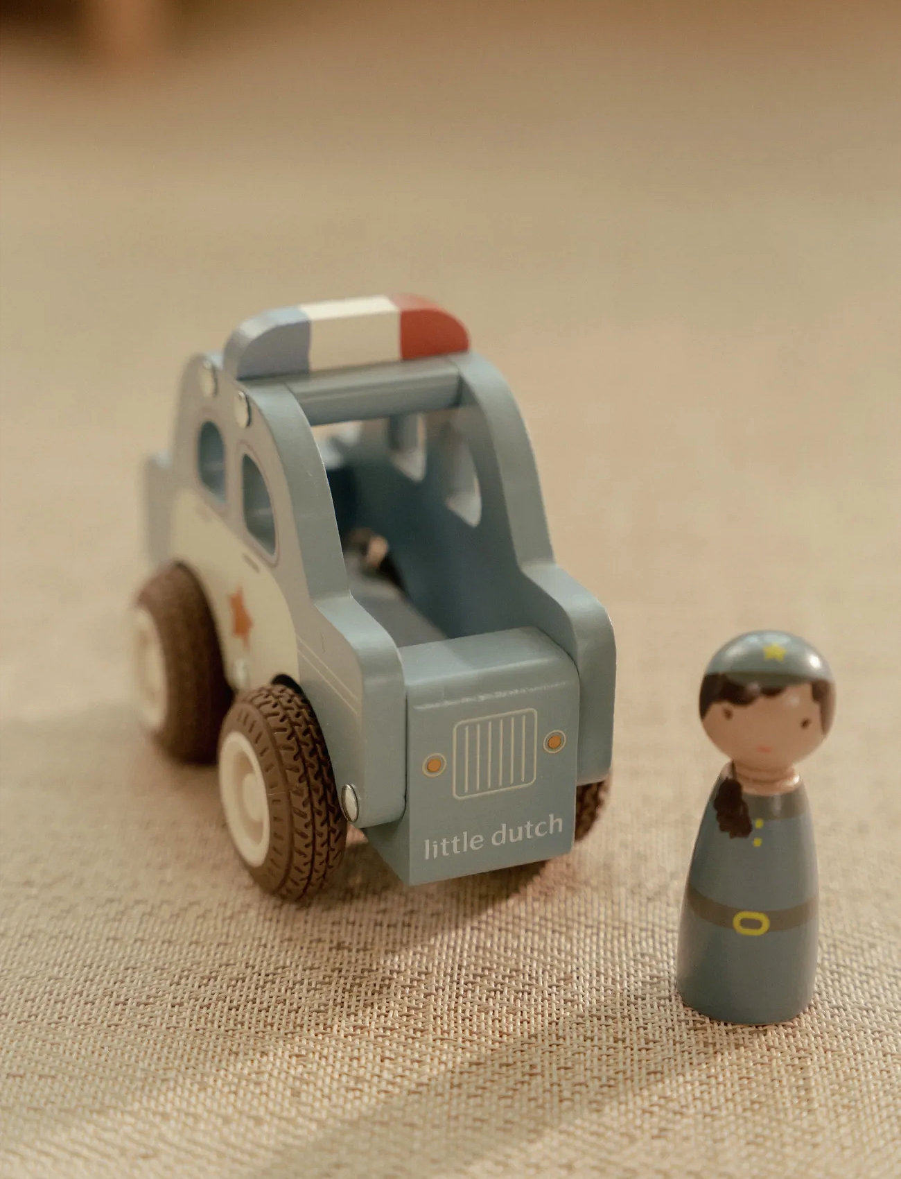 Little Dutch Little Dutch - Police Car W/ 1 Peg Doll Fsc, One Size, Blue, Legetøjsbiler > Politibiler, Børn