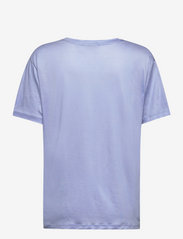 Lounge Nine - LNSnowy T-Shirt - t-shirts - blue heron - 1