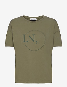 LNHanky T-shirt - t-shirt & tops - vetiver