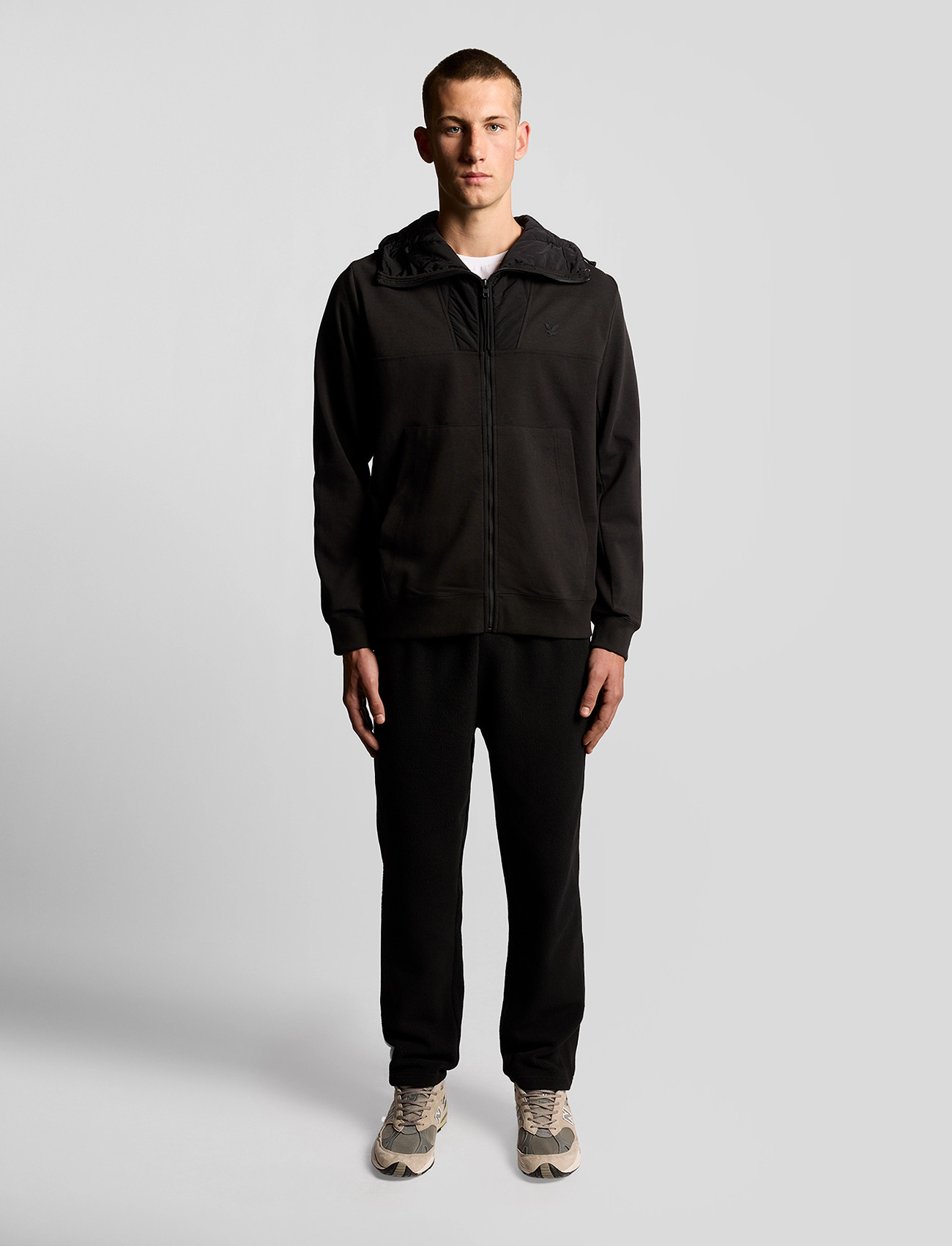 Lyle & Scott Panelled Hybrid Jacket, M, Black, Jackets > Hybrid Jackets, Herre