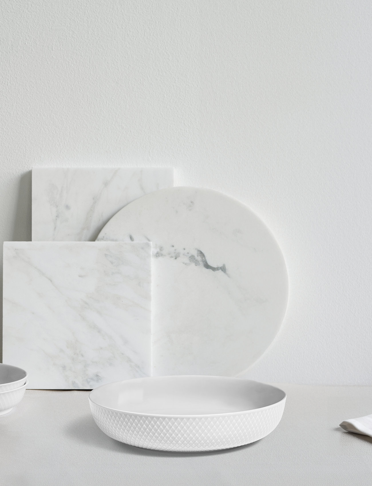 Lyngby Porcelæn Rhombe Serveringsskål Ø28 cm Hvid, 28 cm, White, Skåle Og Serveringsfade > Serveringsskåle, Unisex
