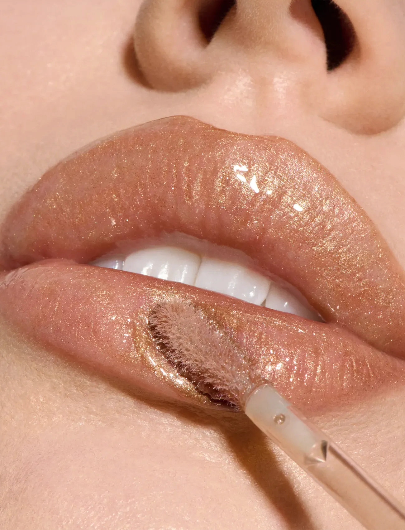 MAC Lipglass Air Non Sticky Lipgloss, 5 ml, Beige, Læber > Lipgloss, Dame