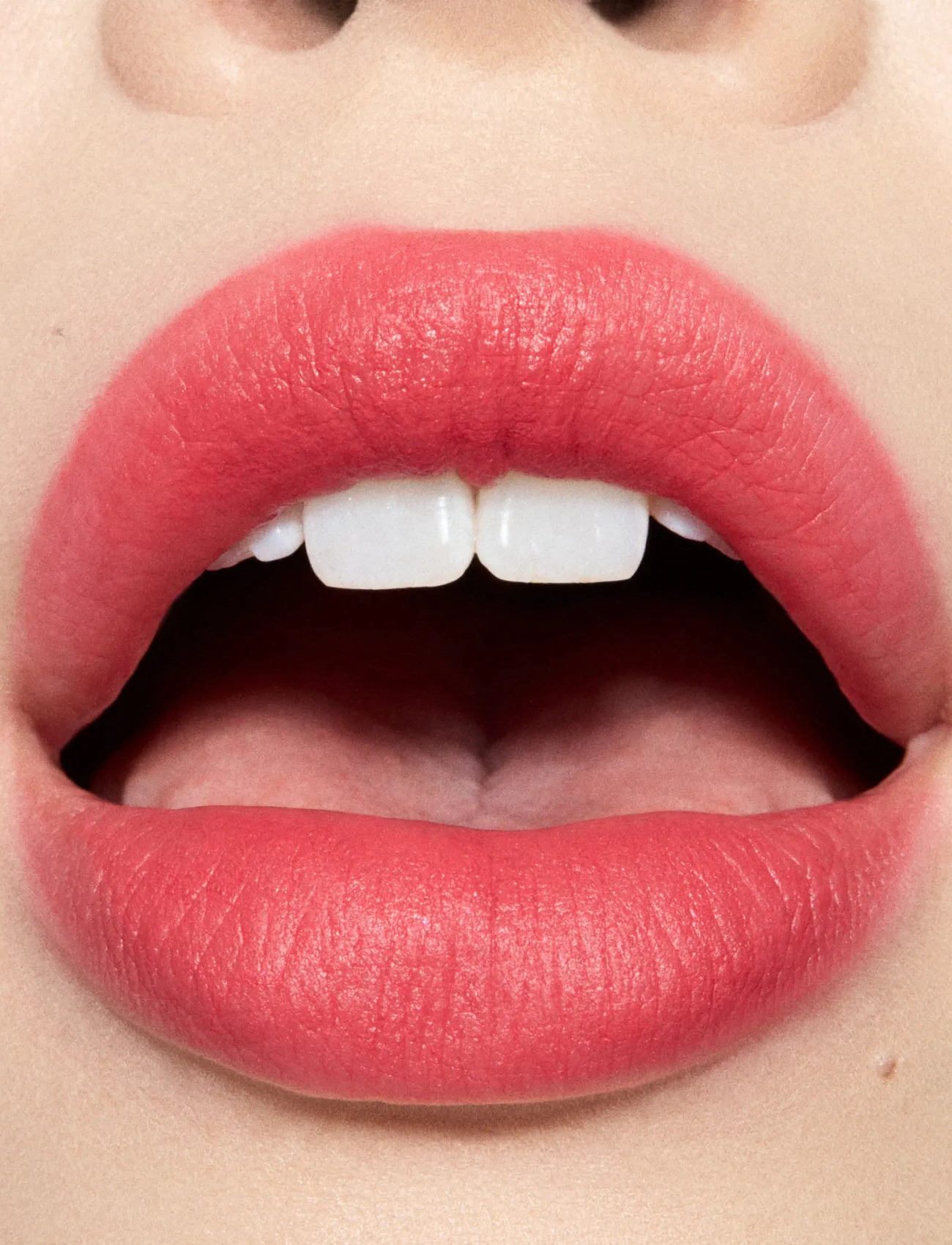 MAC Powder Kiss Hazy Matte Lipstick, 3.5 G, Coral, Læber > Læbestift, Dame