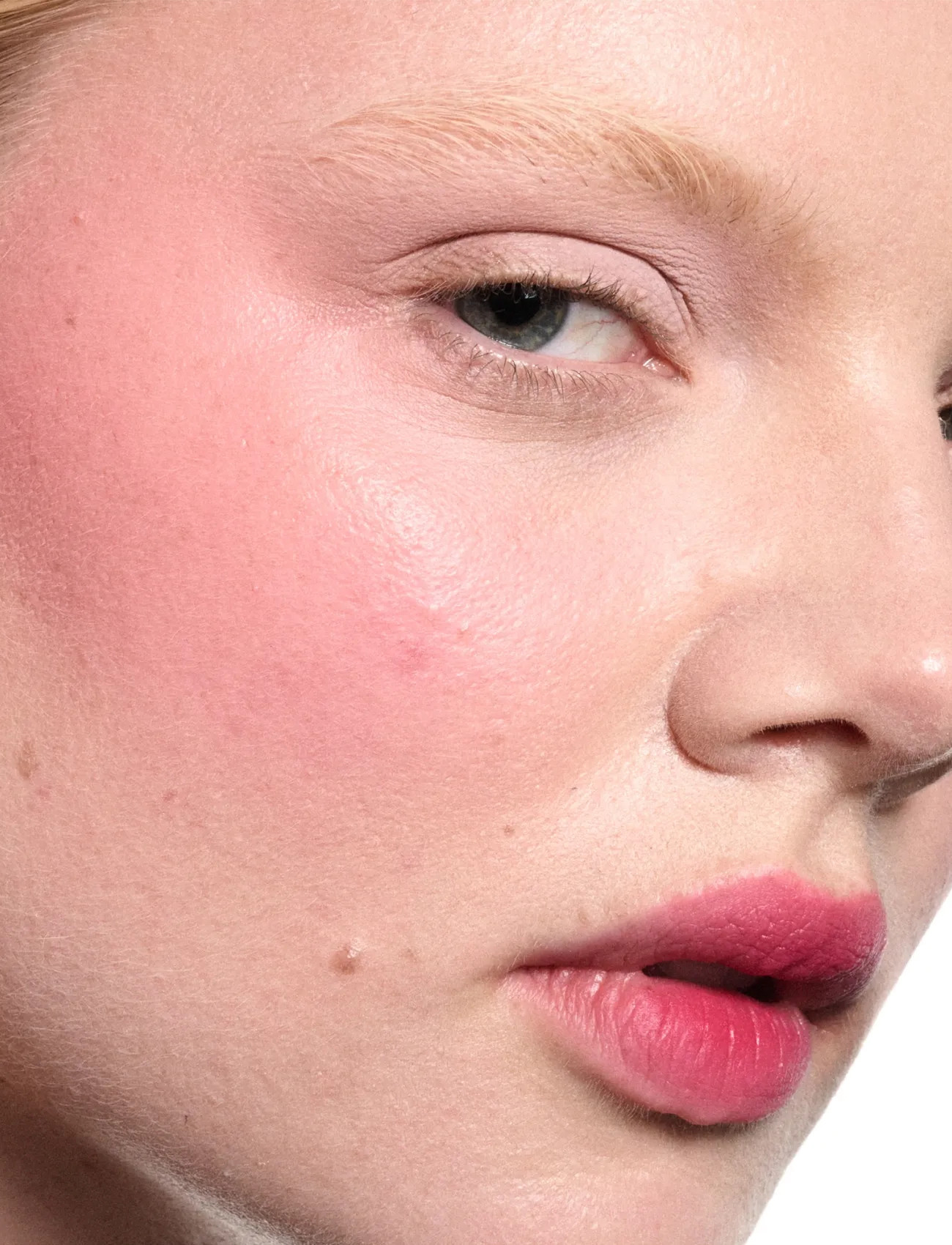 MAC Powder Kiss Lip + Cheek Mousse, 5 ml, Pink, Læber > Læbefarve & Cheek Tint, Dame