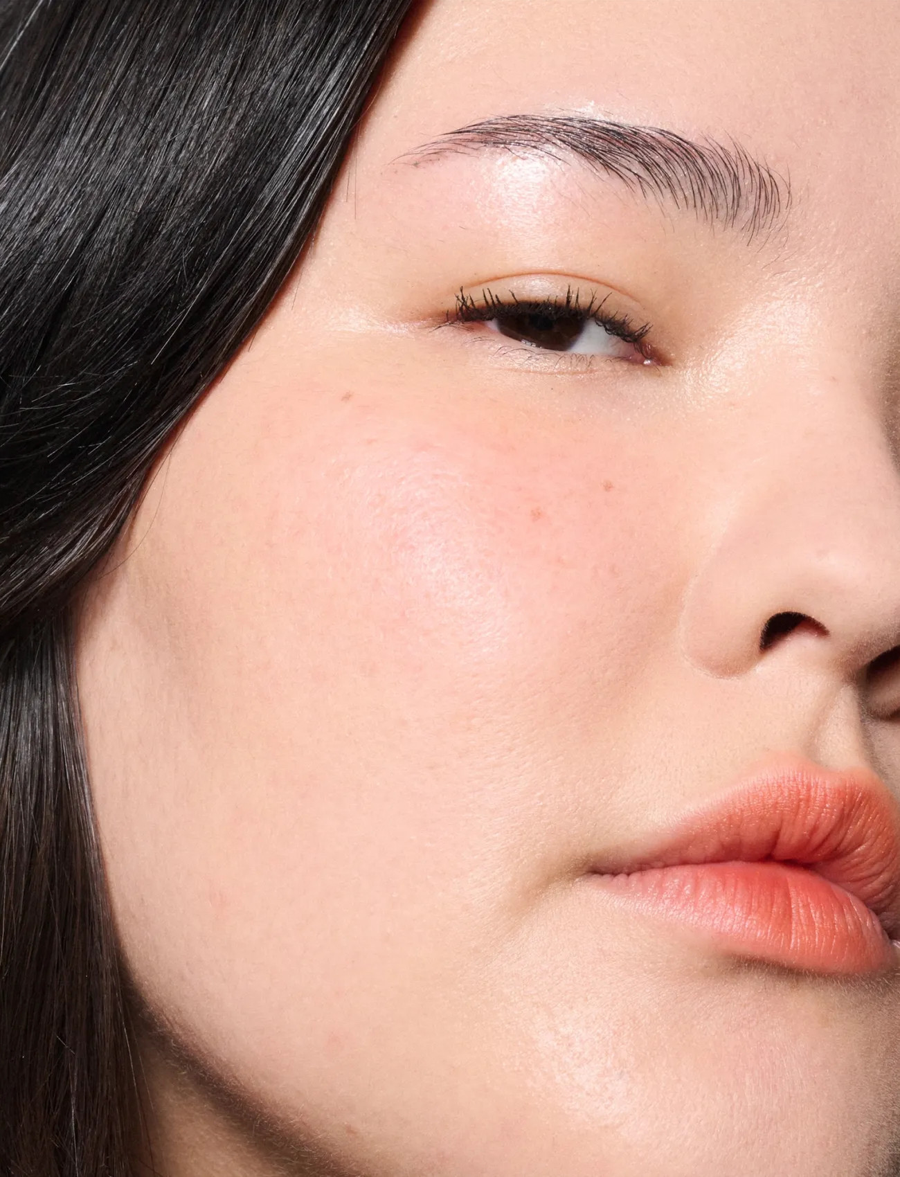 MAC Powder Kiss Lip + Cheek Mousse, 5 ml, Orange, Læber > Læbefarve & Cheek Tint, Dame