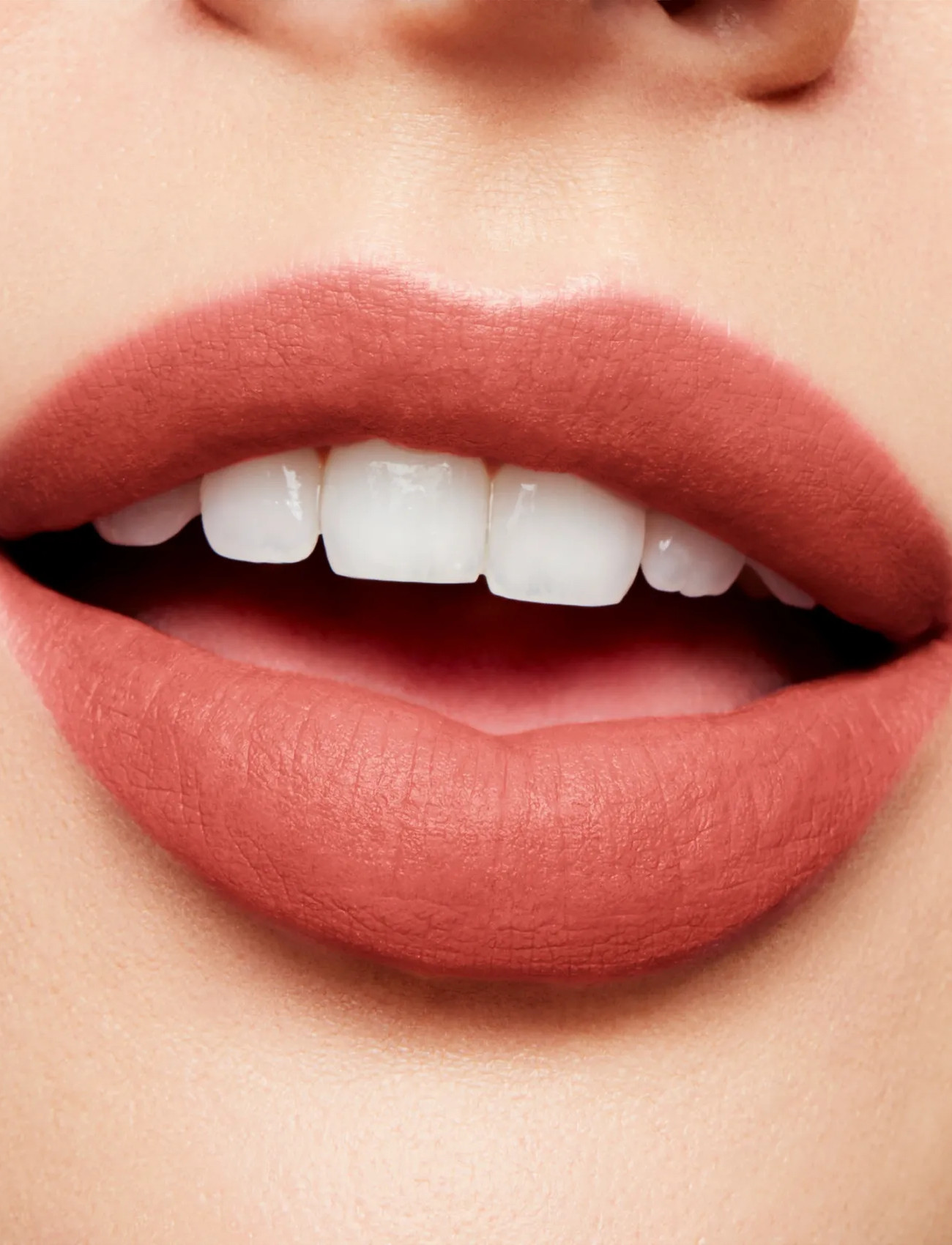 MAC Powder Kiss Lip + Cheek Mousse, 5 ml, Pink, Læber > Læbefarve & Cheek Tint, Dame