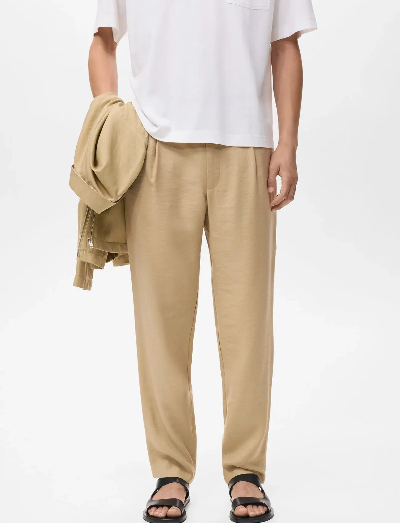 Mango Straight-Fit Pleated Trousers, 44, Beige, Bukser > Afslappet, Herre
