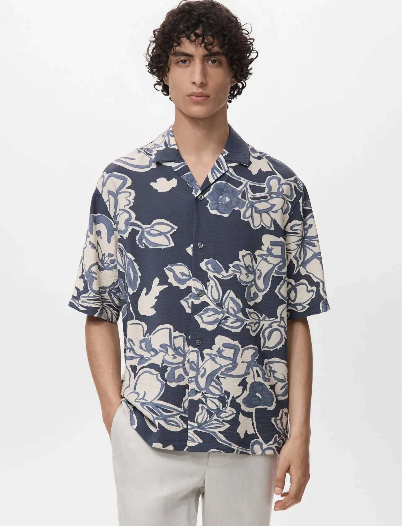 Mango Creased-Effect Floral Shirt, L, Multi/patterned, Skjorter > Kortærmede Shirts, Herre