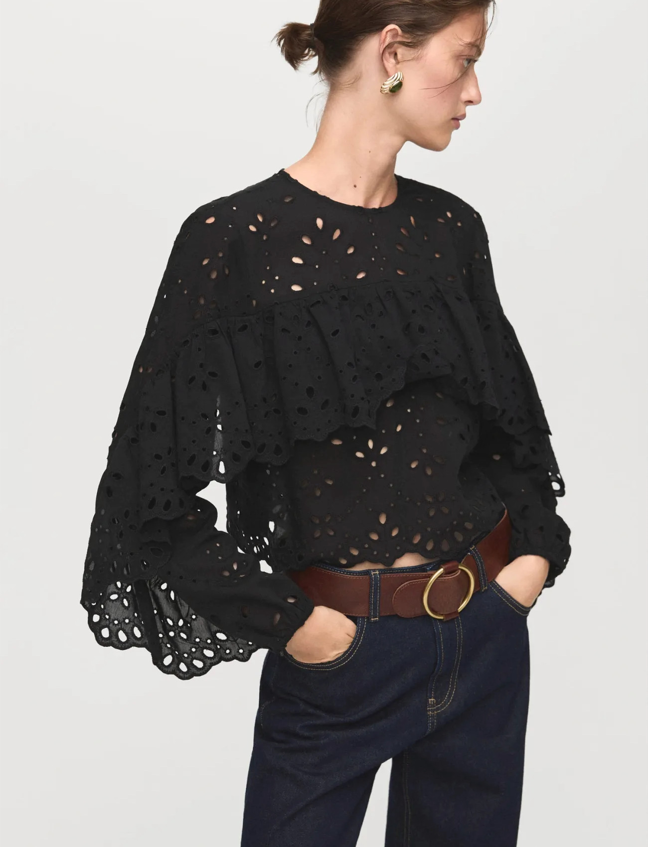 Mango Blouse With Embroidered Eyelet Ruffles, M, Black, Bluser > Langærmede, Dame