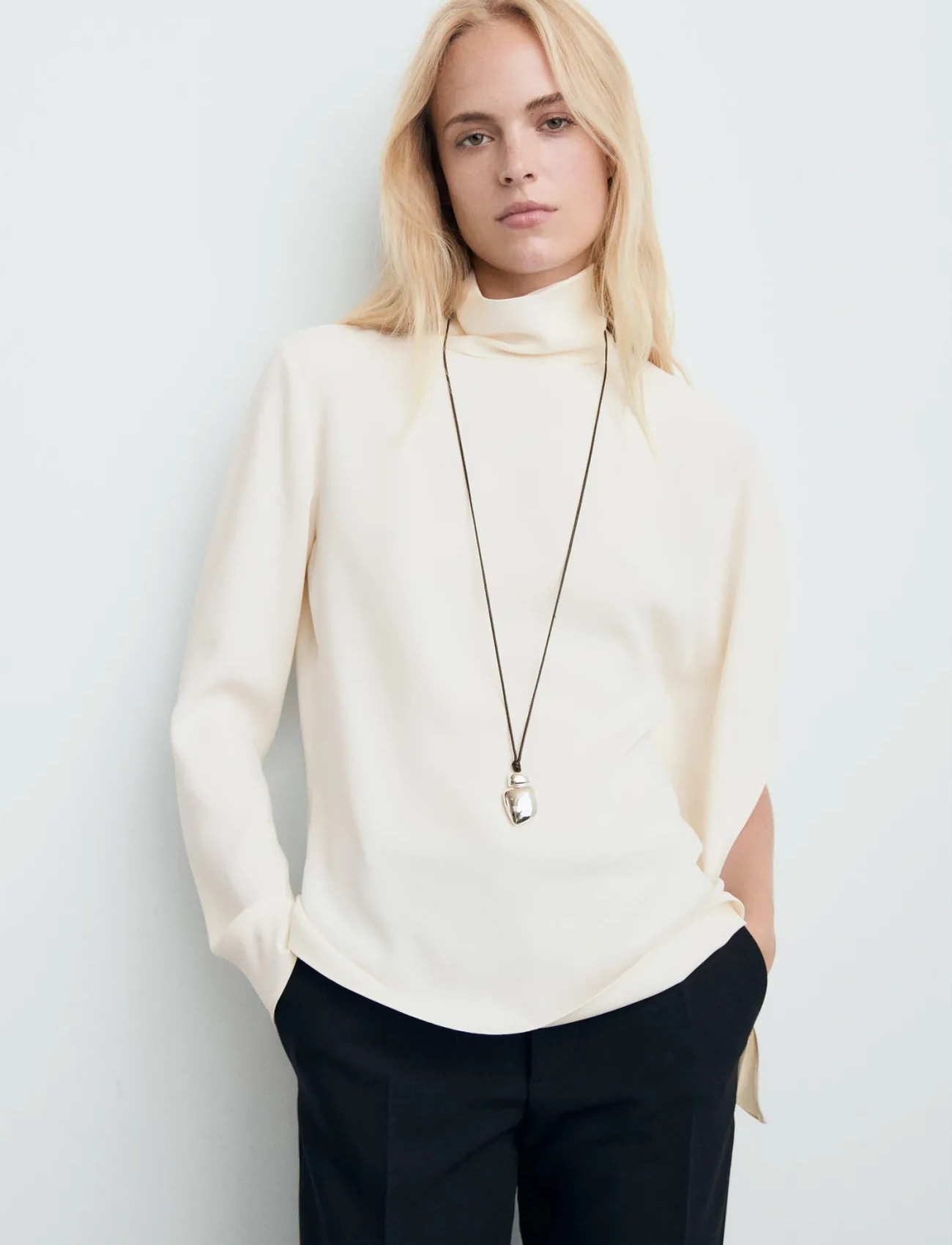 Mango High-Neck Blouse With Asymmetrical Sleeves, M, Cream, Bluser > Langærmede, Dame