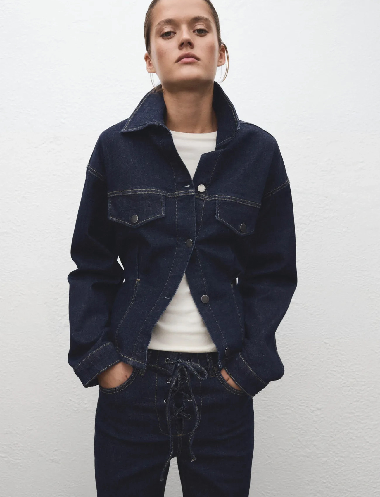 Mango Fitted Denim Jacket With Pockets, L, Navy, Jakker > Denim, Dame