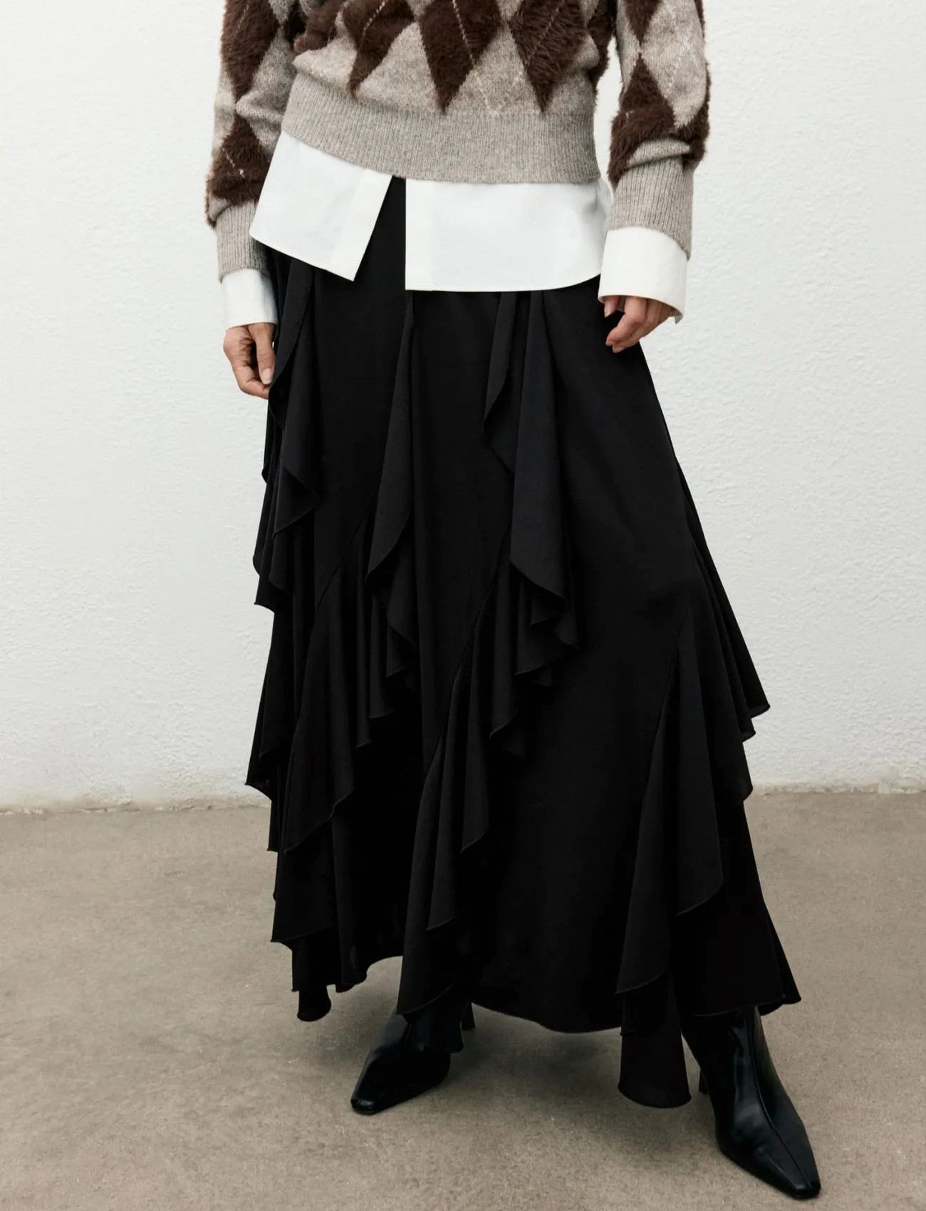Mango Asymmetrical Ruffled Skirt, L, Black, Nederdele > Maxi Nederdele, Dame